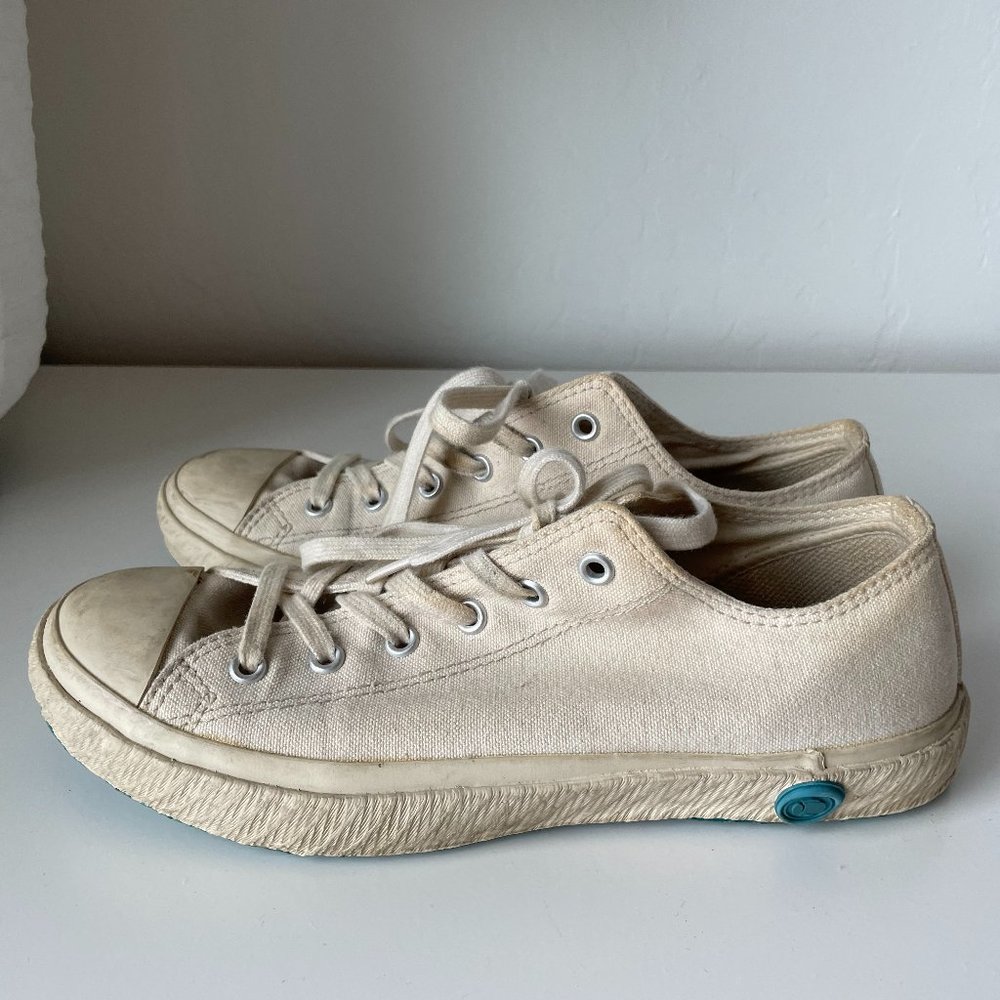 Japanese Lace-up Sneaker